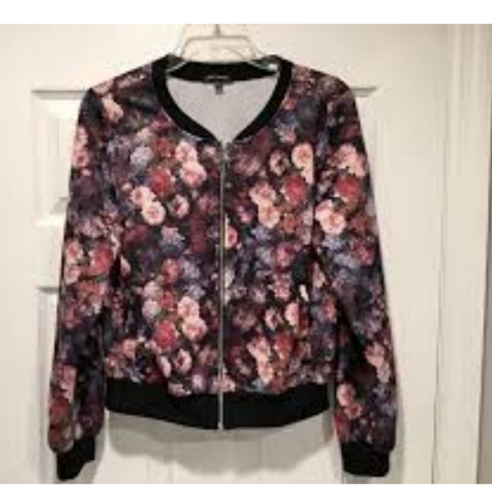Bomber - Picture 3 of 4